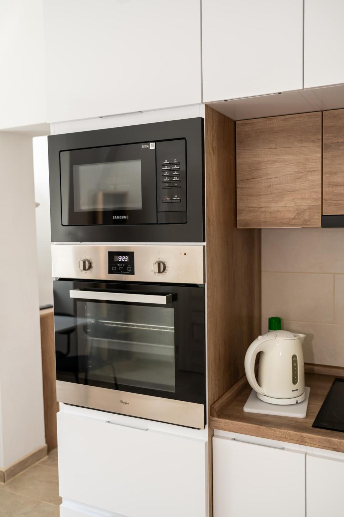 Winestone Corner Apartment Дебрецен Экстерьер фото